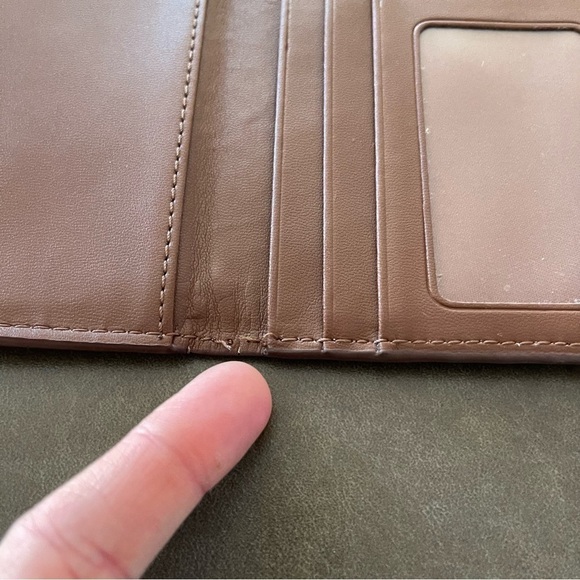 Fossil Brown Leather Folding Wallet - Picture 9 of 10